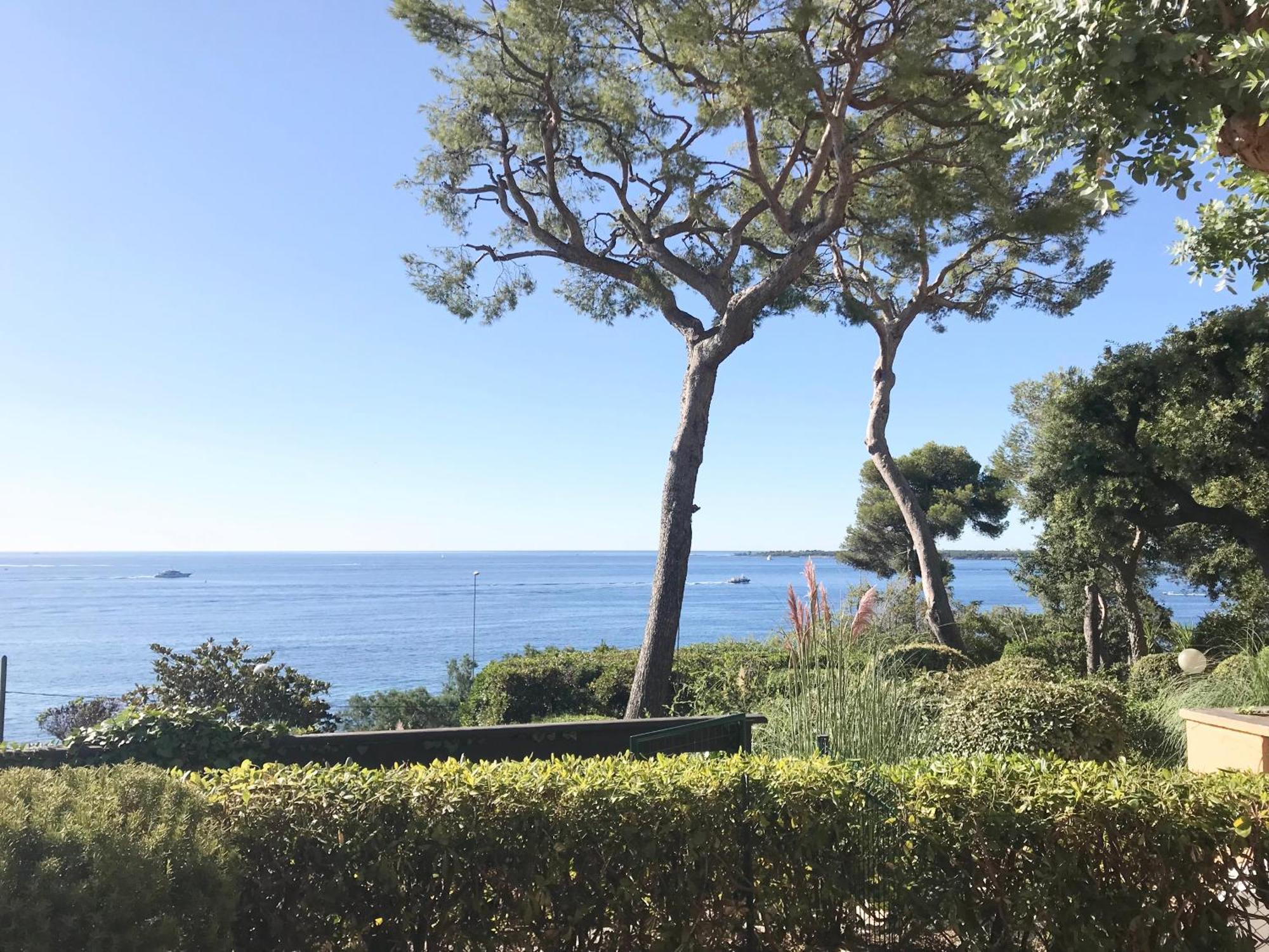 Villa Cannes Directly On The Sea Exterior photo